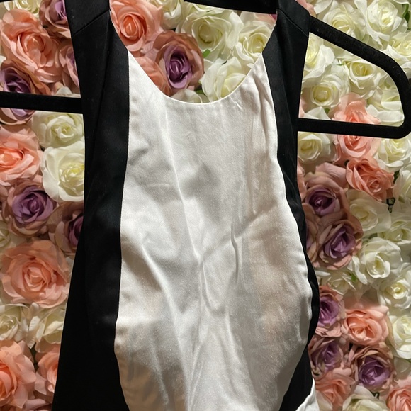 NEVER WORN!! Arden B Low back halter peplum top - Picture 4 of 8